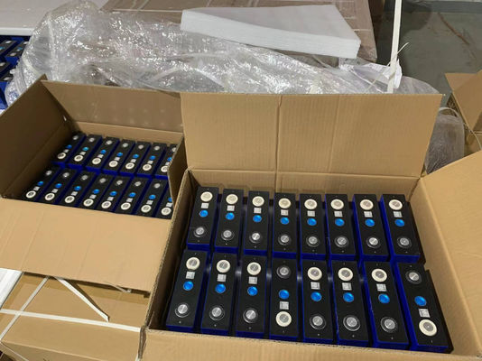 3.2V 100Ah LiFePO4 Prismatic Cell EVE Nhà pin năng lượng mặt trời